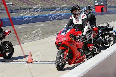media/Aug-27-2022-Fastrack Riders (Sat) [[c588535105]]/Level 2/Grid/